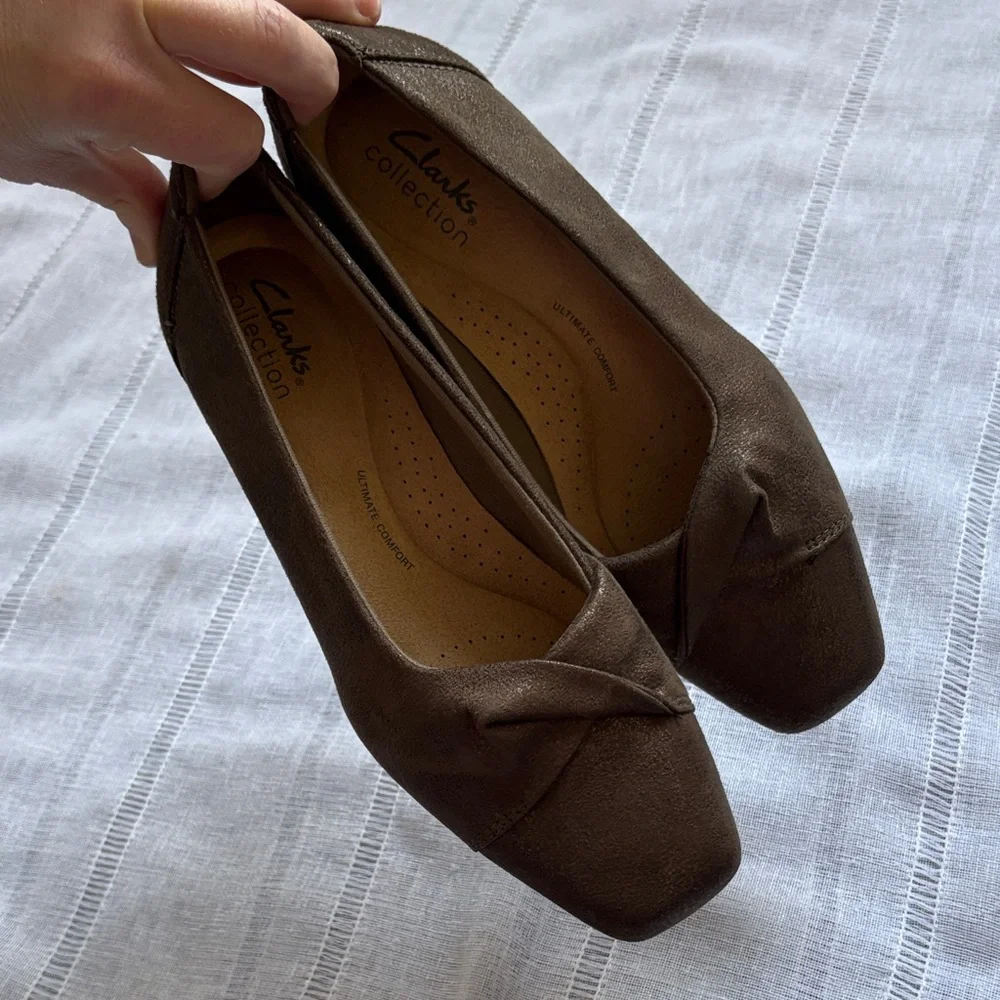 Clarks Tilmont Dalia Loafer in Bronze
